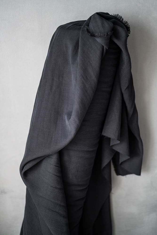 TENCEL™ LYOCELL/LINEN • Black • Merchant & Mills Fabric • Pattern ...