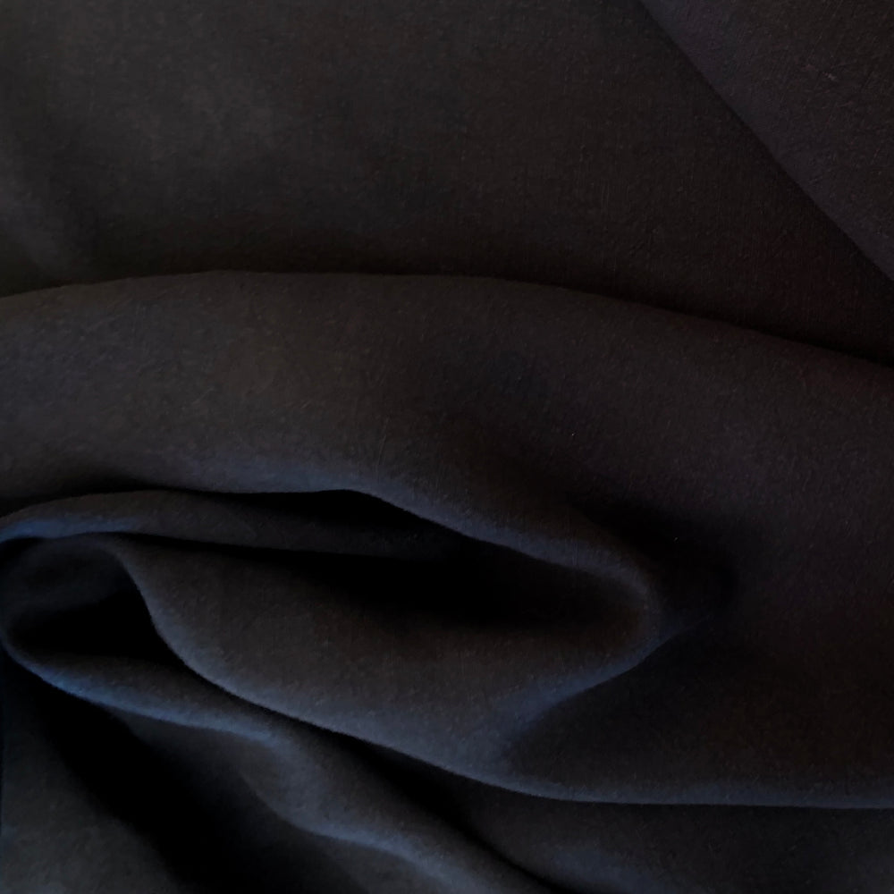 LINEN 185gsm • ANTIQUE WASH • Black • Remnant 120cm